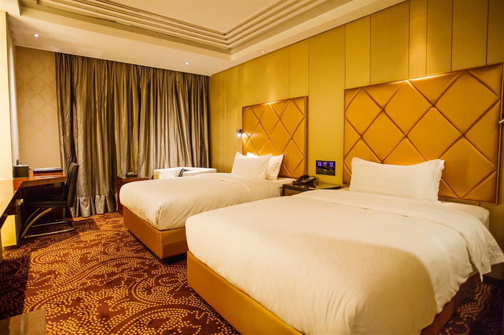 Voco Nanjing Oriental Pearl Hotel Екстериор снимка